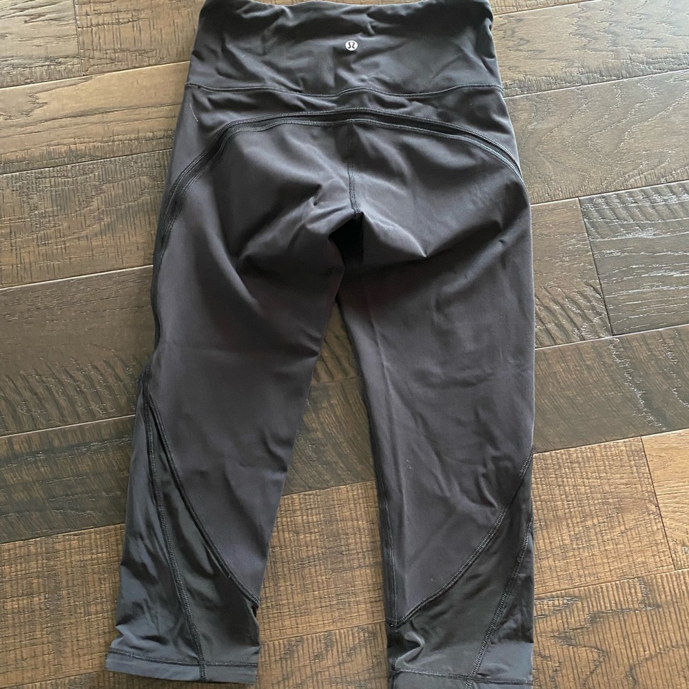 Lululemon cropped mesh bottom leggings